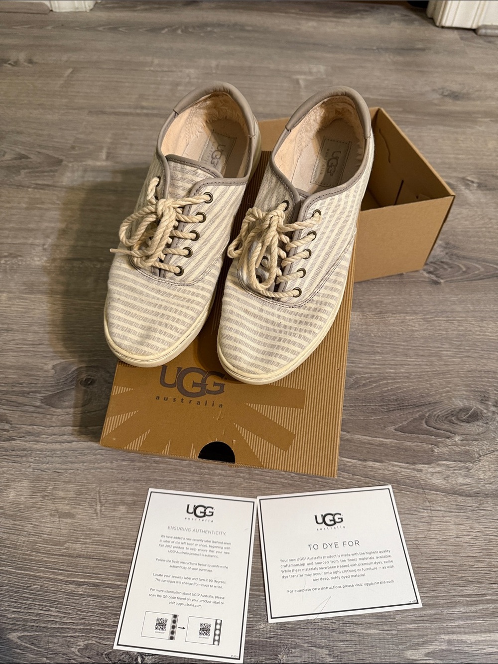 UGG Women’s Eyan II Oyster Striped Canvas Lace-Up Sneakers size 9 w/ Box